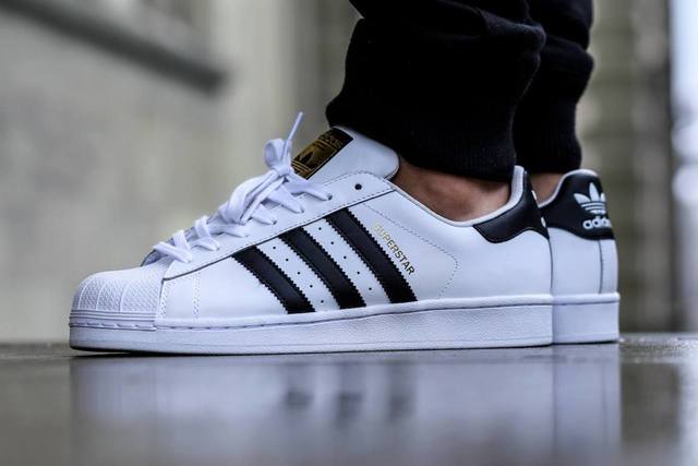 Top 10 mẫu giày sneaker ‘huyền thoại’ được săn lùng mọi thời đại